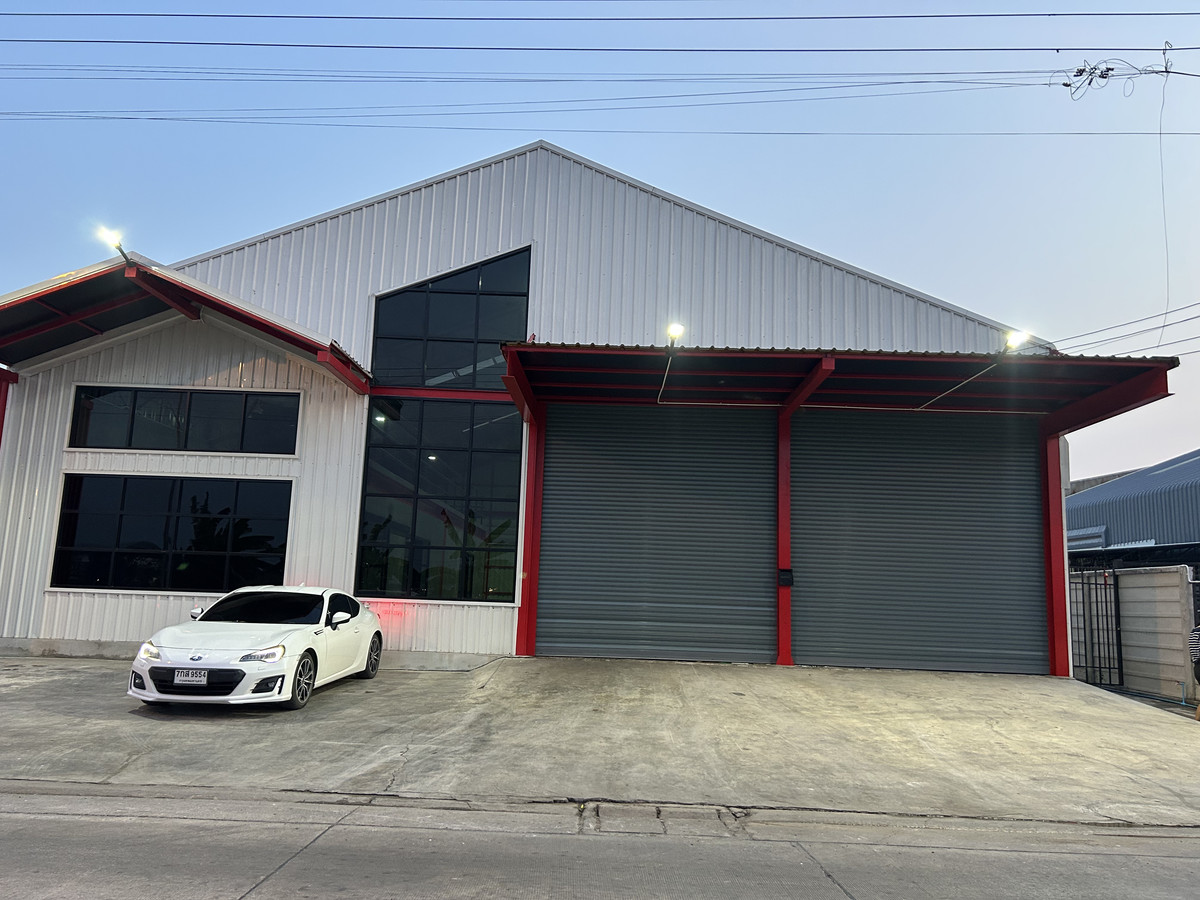 For RentWarehousePathum Thani,Rangsit, Thammasat : Newly built detached warehouse / luxuriously decorated with air conditioning / 800 sq m / entrance to the alley is the entrance to the expressway - Lam Luk Ka.