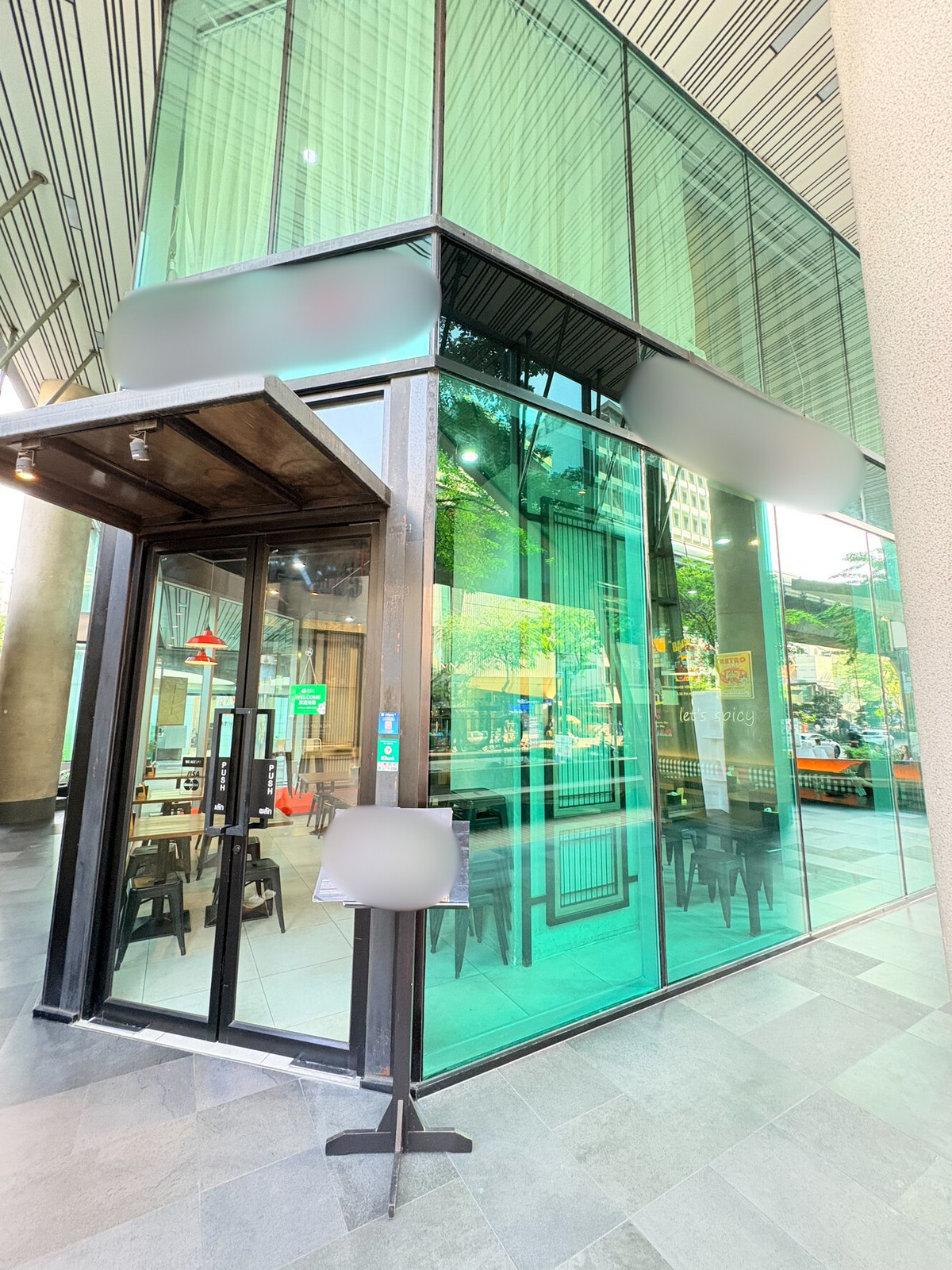 For RentRetail SpaceSilom, Saladaeng, Bangrak : Retail Space For Rent Silom BTS Sala Daeng Prime Corner Unit Ideal For Restaurant Cafe