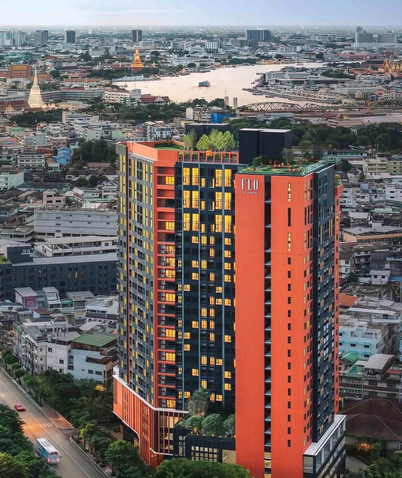 For RentCondoWongwianyai, Charoennakor : 🔥For Rent Immediately🔥 Flow by Sansiri, high ceiling unit, beautiful view, fully furnished and ready to move in. Located near Khlong San Station on the Gold Line.