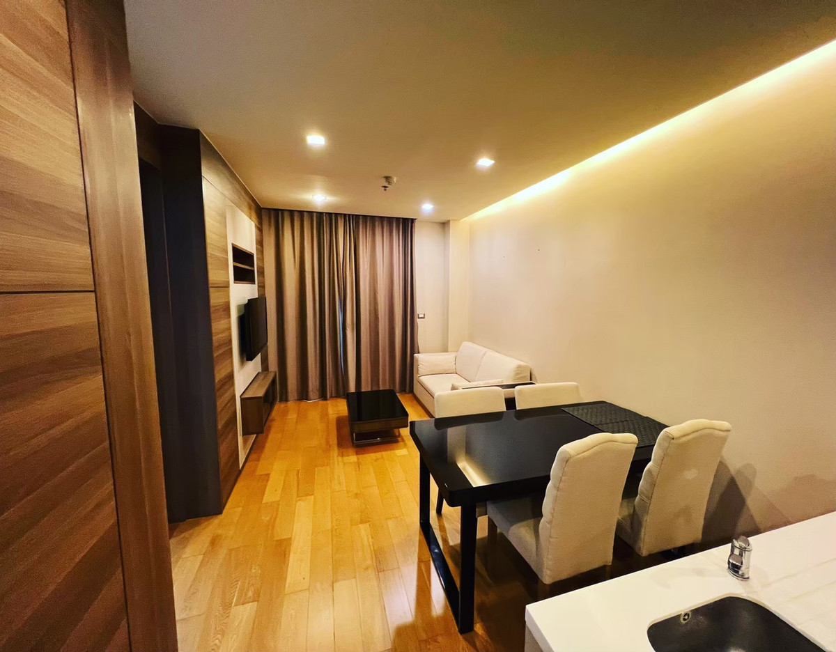 For RentCondoSathorn, Narathiwat : Best Price !! For rent The Address Sathorn, very beautiful room, fully decorated, ready to move in