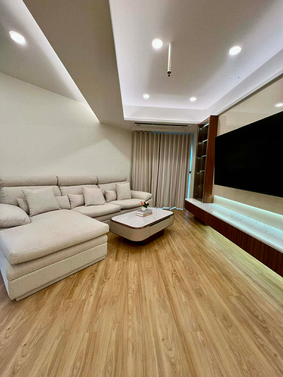 ให้เช่าคอนโดวิทยุ ชิดลม หลังสวน : ให้เช่า Witthayu Complex ราคา 75,000 บาท [NCr260153]