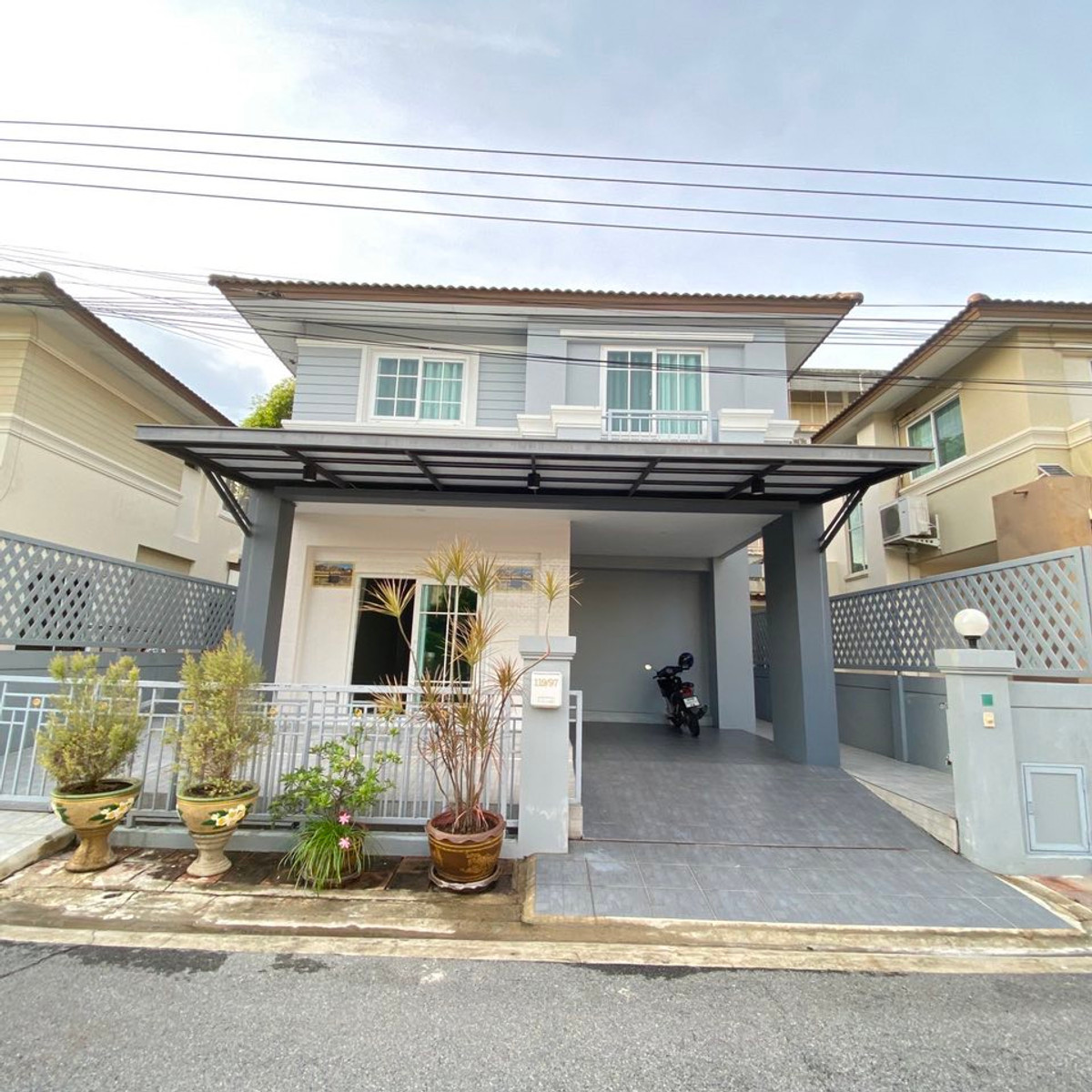 ขายนวมินทร์ รามอินทรา : บ้านแฝด นลินวิลล์ พลัส / 3 ห้องนอน (ขาย), Semi - Detached House  Nalin Ville Plus / 3 Bedrooms (FOR SALE) POON108