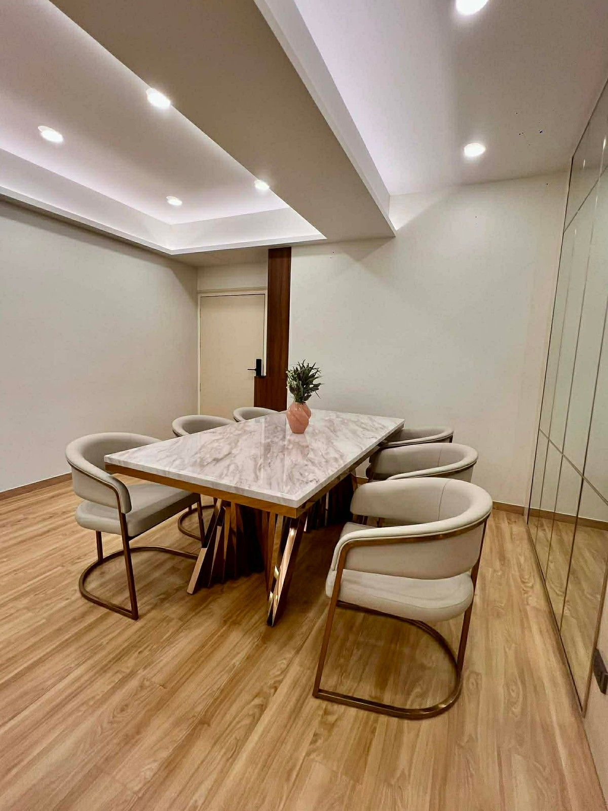 ให้เช่าคอนโดวิทยุ ชิดลม หลังสวน : ให้เช่า Witthayu Complex ราคา 75,000 บาท [NCr260153]