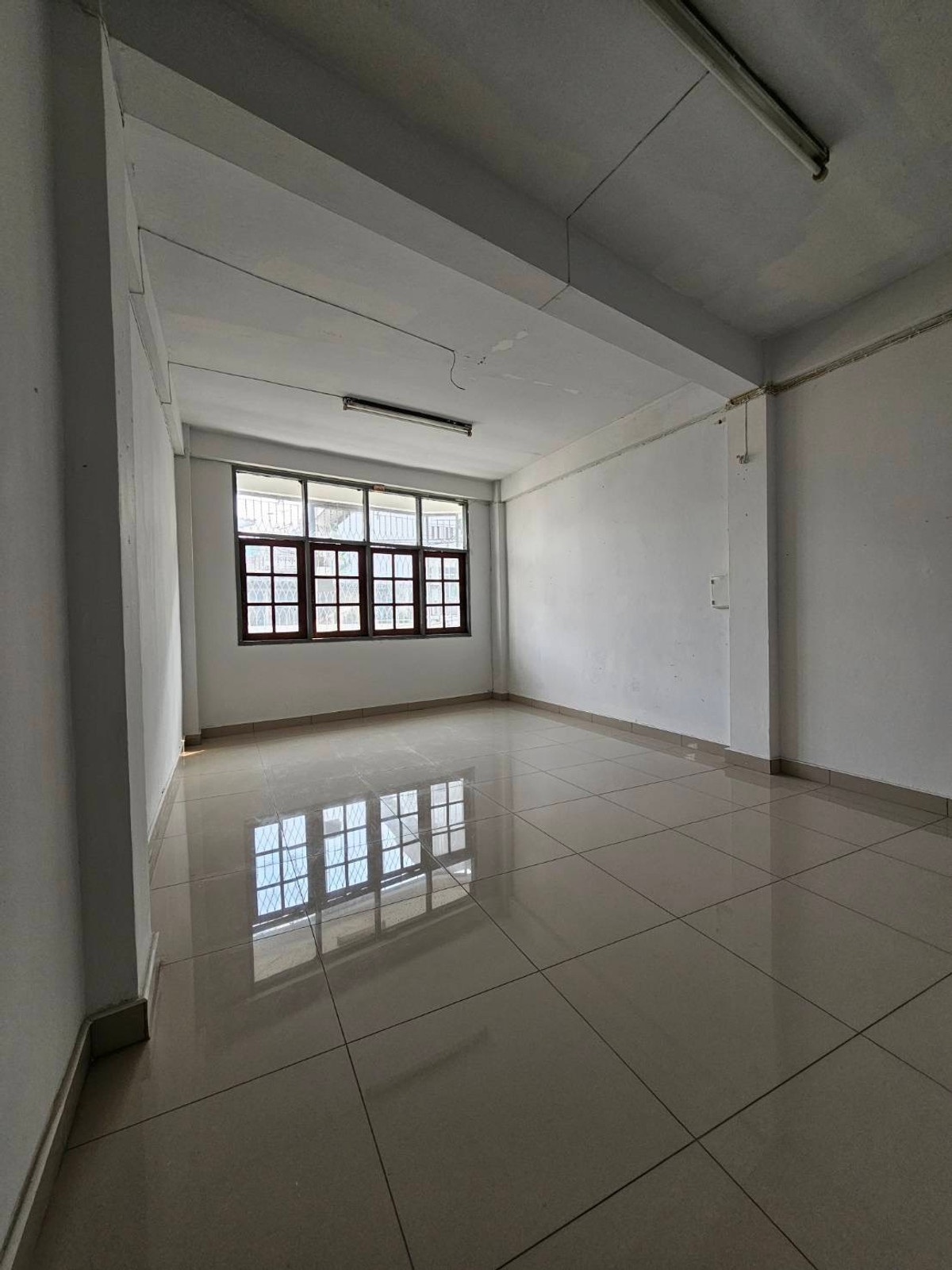 For RentShop HouseSathorn, Narathiwat : 2 Connecting Units 660sqm Townhouse in Soi Chareorat 5