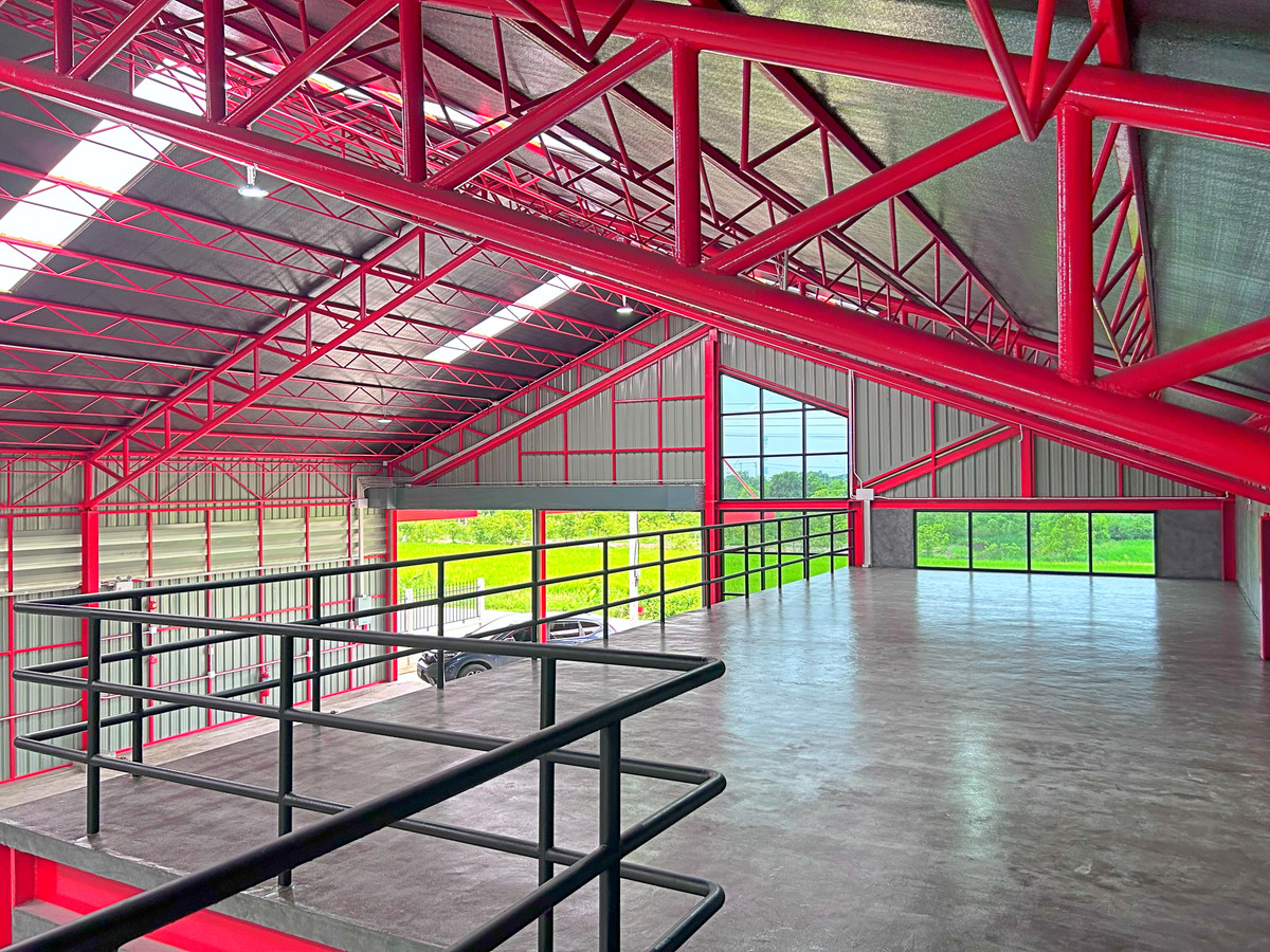 ให้เช่าโกดังปทุมธานี รังสิต ธรรมศาสตร์ : โกดังเดี่ยวสร้างใหม่ / แต่งหรูพร้อมแอร์ / 800 ตร.ม. / ปากซอยคือทางเข้าทางด่วน-ลำลูกกา