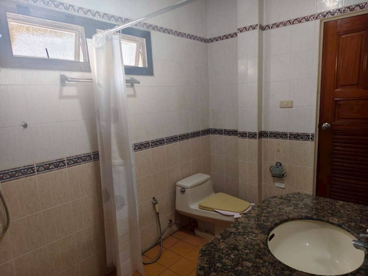 For SaleHouseBang kae, Phetkasem : 2-story detached house for sale, size 101 square wah, entering Soi Phetkasem, only 200 meters, near The Mall Bang Khae, MRT, second house.