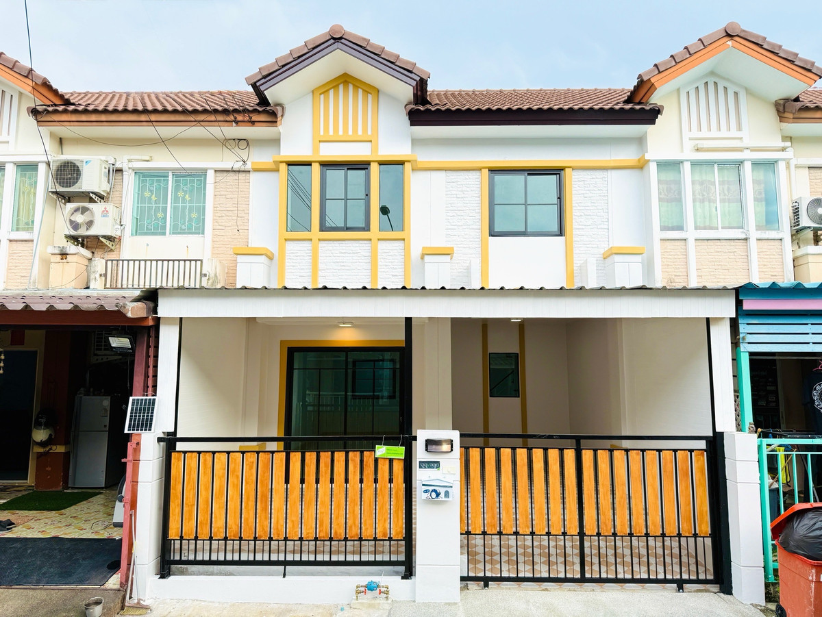 For SaleTownhomeRama5, Ratchapruek, Bangkruai : Urgent sale! 2-story townhouse, Pruksa Ville Village 33, excellent location in Soi Wat Som Kliang. (Pinklao-Wongwaen) Very convenient to travel, only 800 meters from Kanchanaphisek Road, area 18 sq m., function 3 bedrooms, 2 bathrooms, newly decorated thr