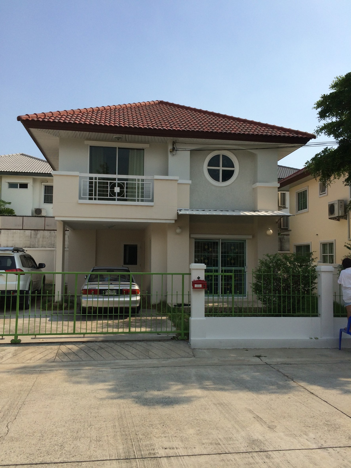For RentHouseLadkrabang, Suwannaphum Airport : Beautiful house for rent, Chuan Chuen Village, On Nut, Sukhaphiban 2 Road, size 52 sq m. Rental price 40,000 baht/month.