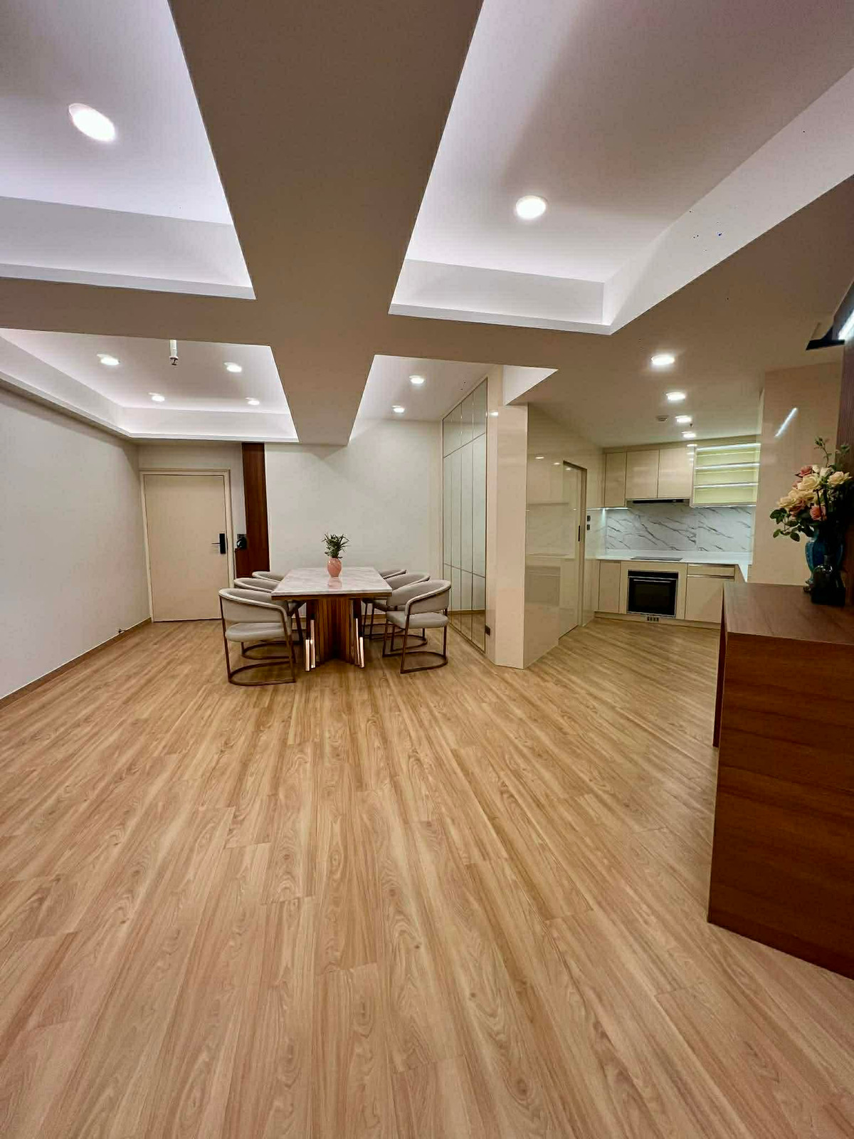 ให้เช่าคอนโดวิทยุ ชิดลม หลังสวน : ให้เช่า Witthayu Complex ราคา 75,000 บาท [NCr260153]