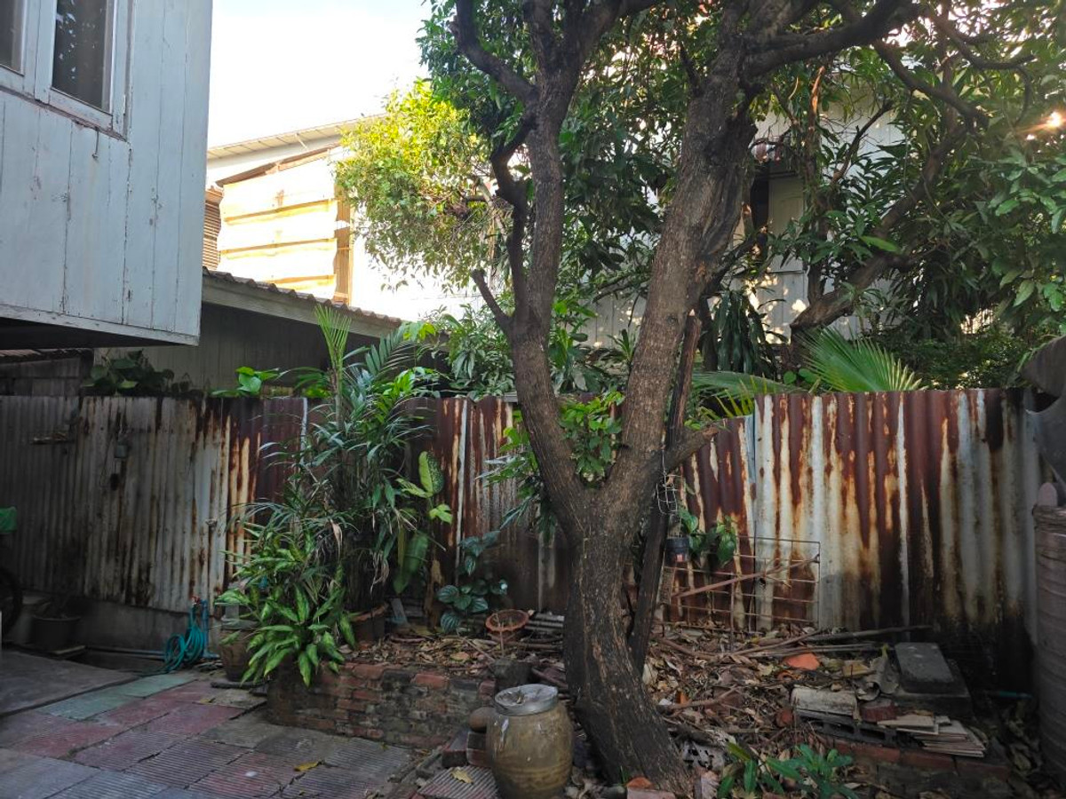 ขายบ้านสีลม ศาลาแดง บางรัก : ขายบ้านในซ.สุขสันต์ ถ.สุรวงศ์หรือถ.ทรัพย์ 2 หลัง 75 ตรว. ในคอมพลาวด์