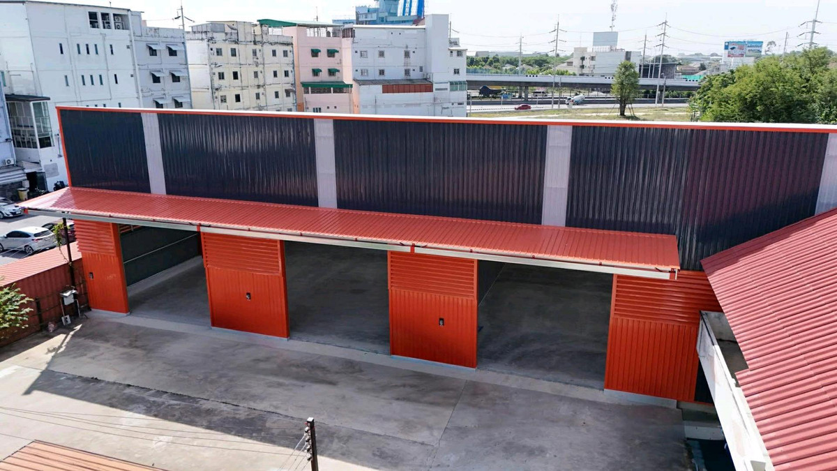 ให้เช่าโกดังพระราม 5 ราชพฤกษ์ บางกรวย : 📍 ให้เช่าโกดัง ถนนราชพฤกษ์ ใกล้วงเวียนพระราม 5
พื้นที่รวม 800 ตร.ม. | แบ่งเช่าได้ | รีโนเวทปรับเป็น Hall ใหญ่ได้