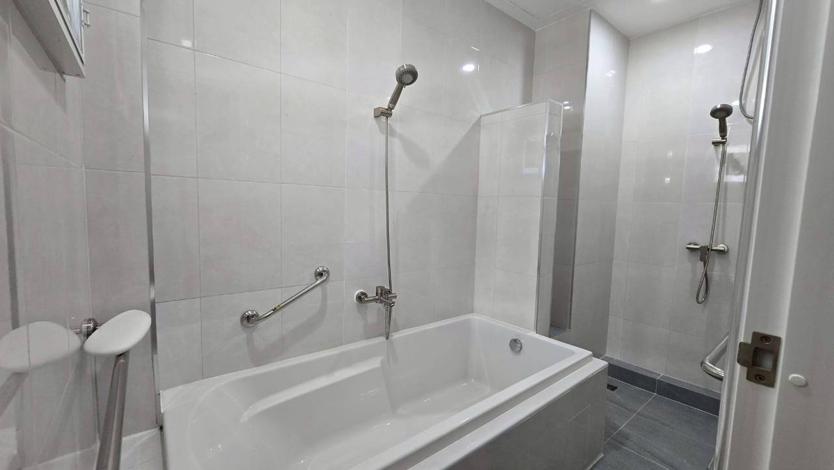 ขายทาวน์โฮมพระราม 3 สาธุประดิษฐ์ : ขายทาวน์โฮม 3 ชั้น หลังใหญ่ ทำเล ย่านพระรามสาม ยานนาวาตัดใหม่ ใกล้วงแหวนอุตสาหกรรม