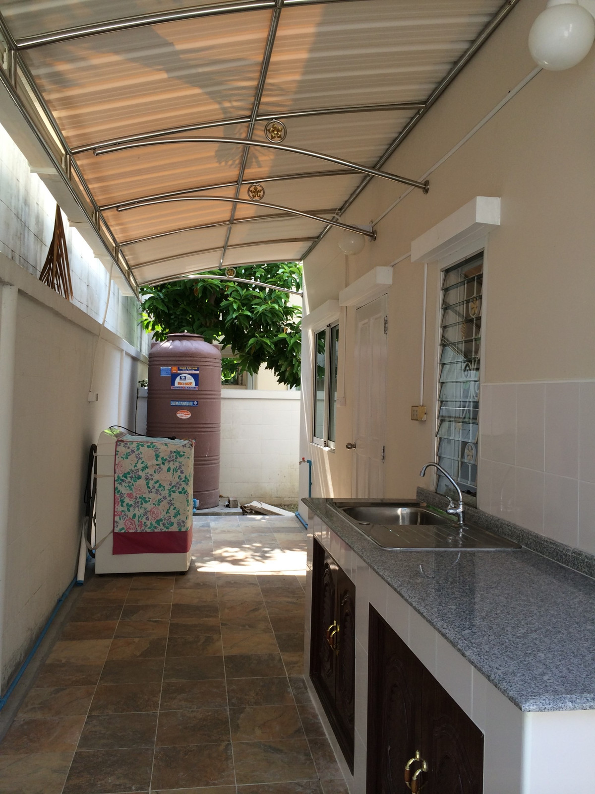 ให้เช่าบ้านลาดกระบัง สุวรรณภูมิ : ให้เช่าบ้านสวยหมู่บ้านชวนชื่น อ่อนนุช ถนนสุขาภิบาล 2  ขนาด 52 ตรว. ราคาเช่า 40,000 บาท/เดือน