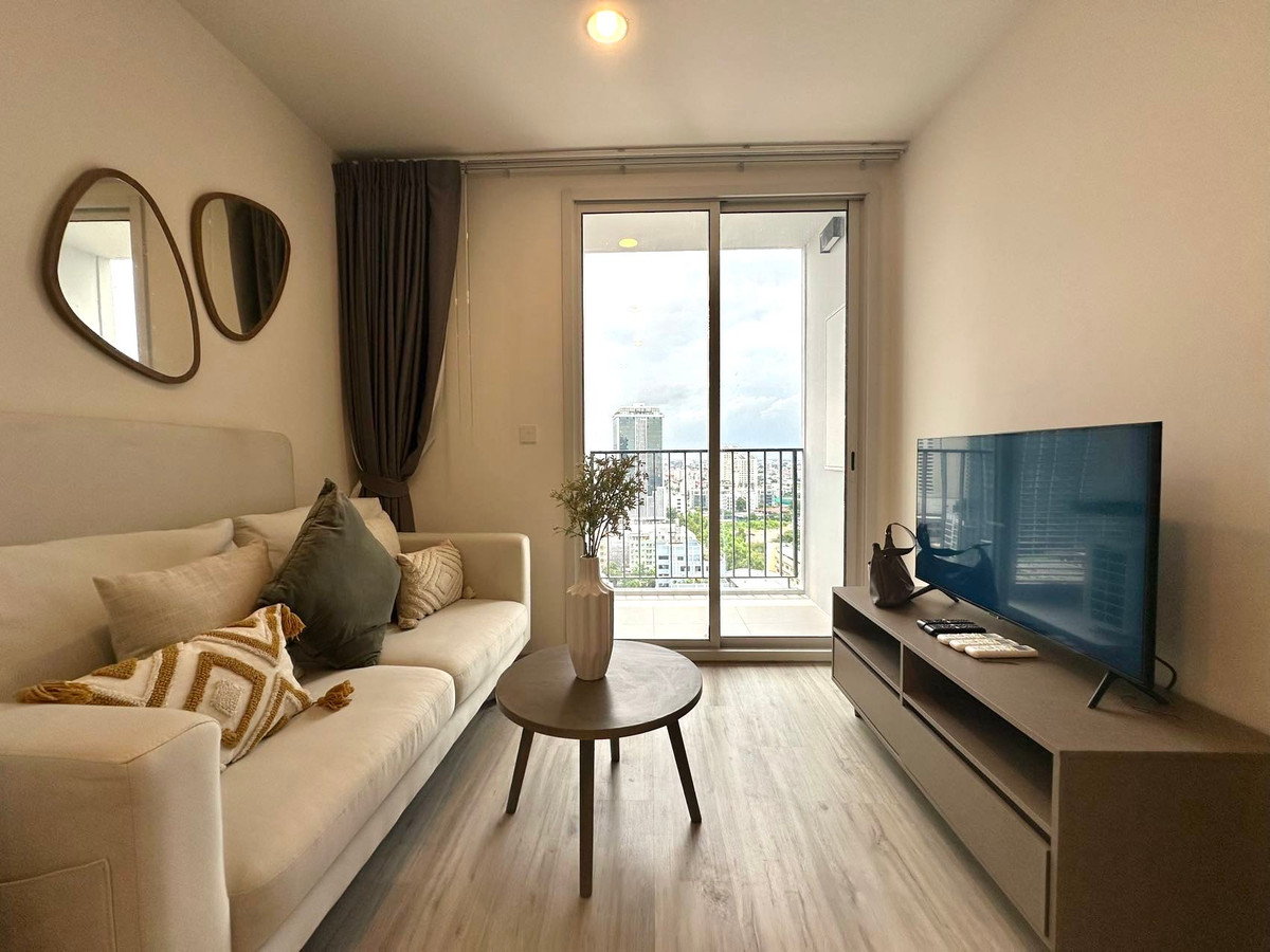 For RentCondoRatchadapisek, Huaikwang, Suttisan : 🔥Condo for rent 𝐗𝐓 𝐇𝐮𝐚𝐢𝐤𝐡𝐰𝐚𝐧𝐠 (XT Huai Khwang) 🔥2 bedrooms, 2 bathrooms, 1 living room, 53 sq m., 18th floor, near MRT Huai Khwang, only 75 meters.