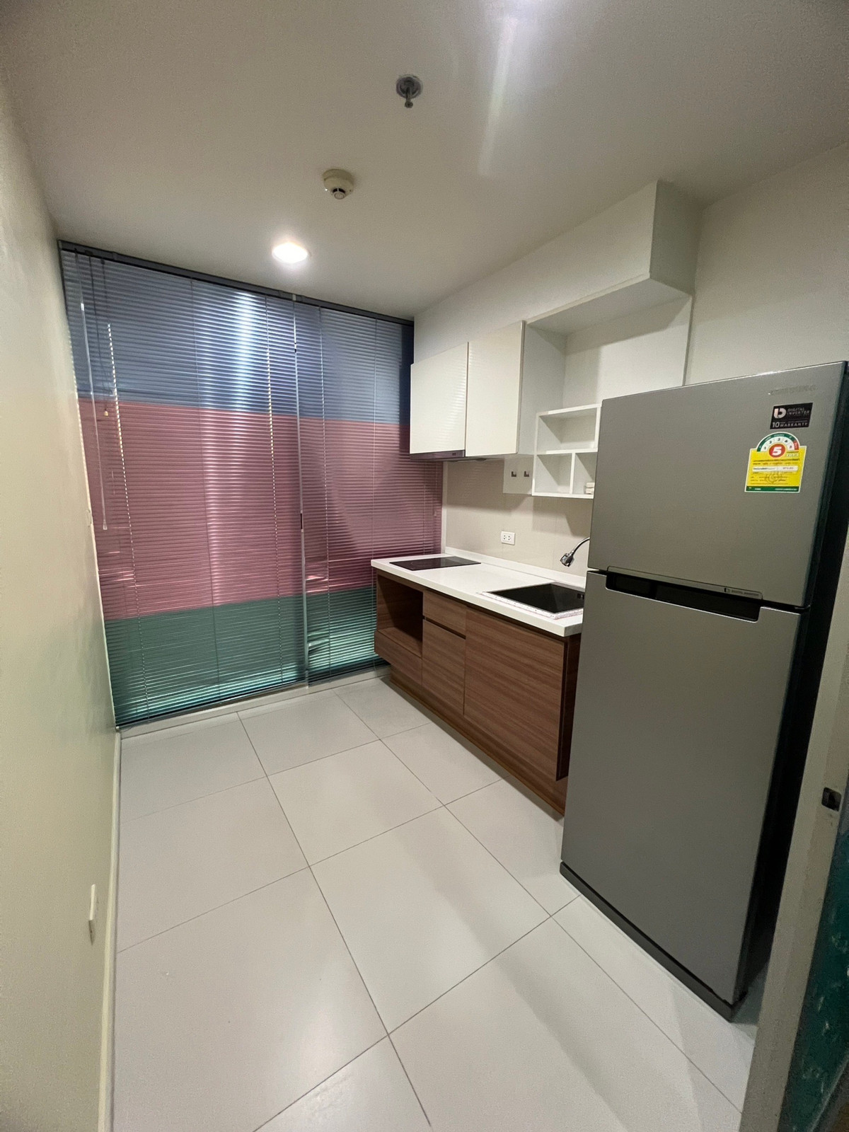 ให้เช่าคอนโดสาทร นราธิวาส : คอนโดฟิวส์ จันทน์ สาทร (ให้เช่า 13,000 บาท/เดือน) เก็บค่ามัดจำล่วงหน้า 2 เดือนของค่าเช่า(ไม่มีที่จอดรถ)