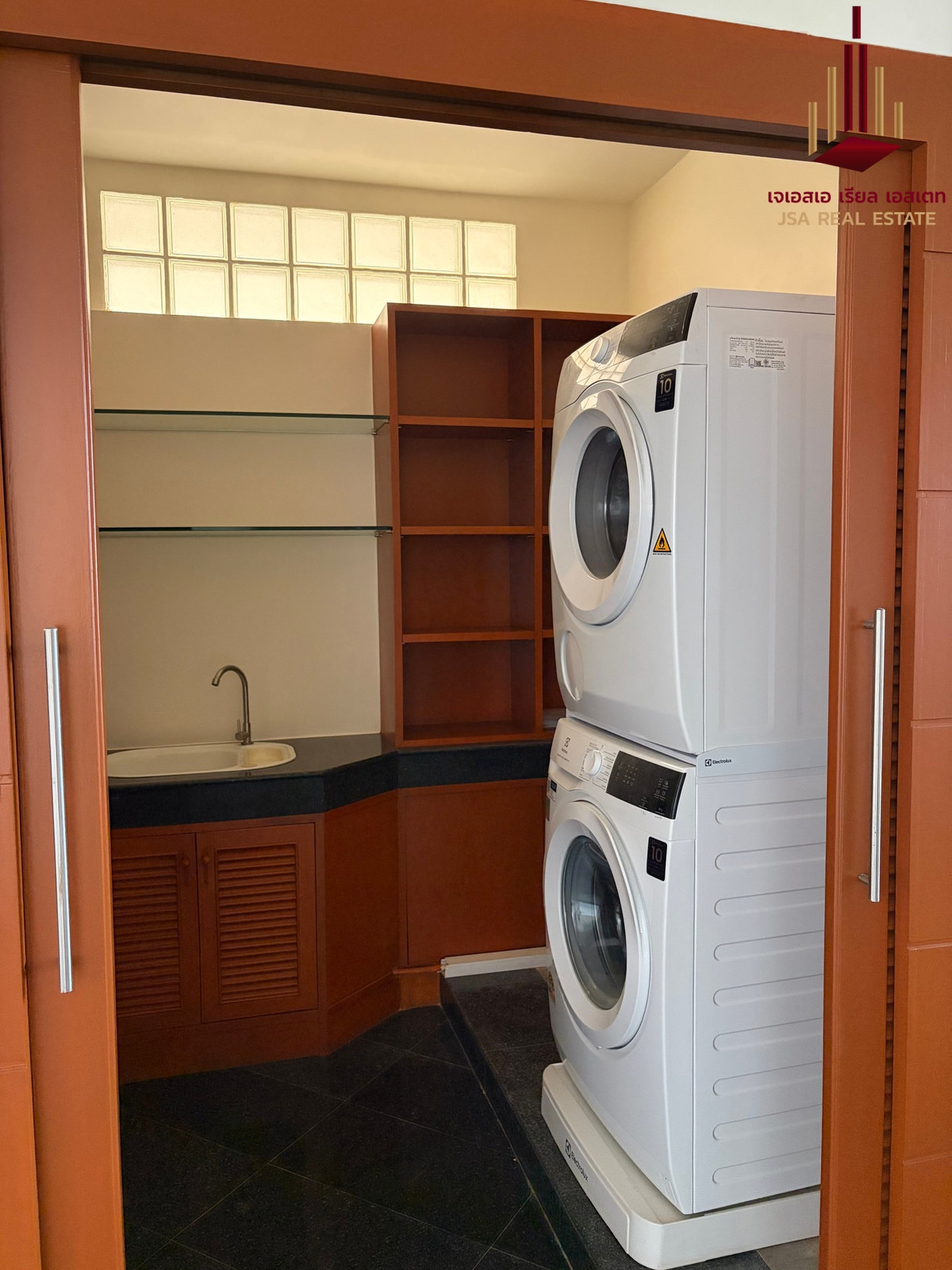 For RentCondoWongwianyai, Charoennakor : ✨ For Rent: River House Condominium Condo ✨ 💰 Only 80,000 THB/month