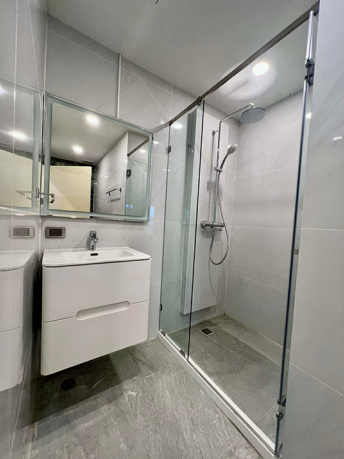 ให้เช่าคอนโดวิทยุ ชิดลม หลังสวน : ให้เช่า Witthayu Complex ราคา 75,000 บาท [NCr260153]