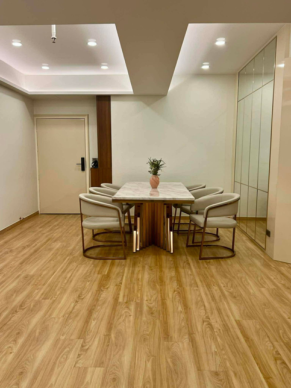 ให้เช่าคอนโดวิทยุ ชิดลม หลังสวน : ให้เช่า Witthayu Complex ราคา 75,000 บาท [NCr260153]