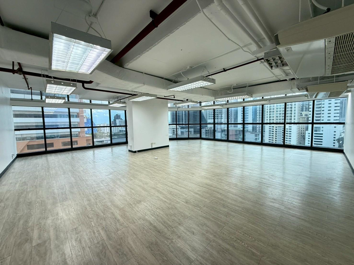 ให้เช่าสำนักงานสุขุมวิท อโศก ทองหล่อ : สำนักงานให้เช่า 80 ตรม ใกล้ BTS เอกมัย,