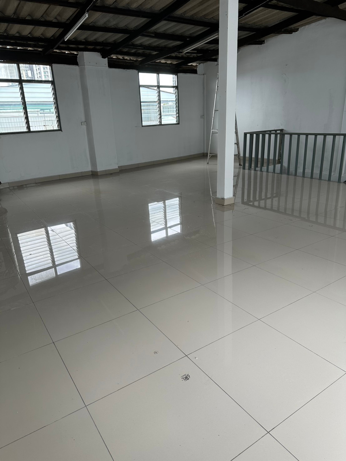 For RentShop HouseSathorn, Narathiwat : 2 Connecting Units 660sqm Townhouse in Soi Chareorat 5