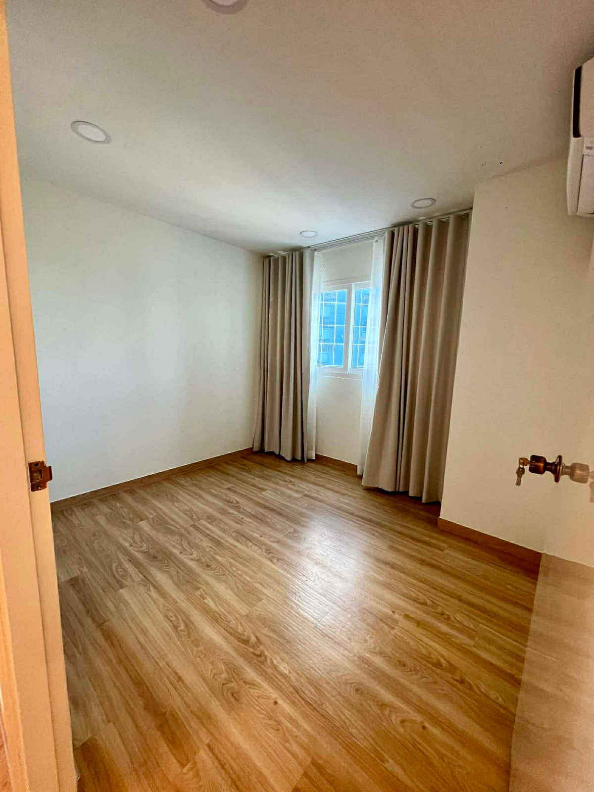 ให้เช่าคอนโดวิทยุ ชิดลม หลังสวน : ให้เช่า Witthayu Complex ราคา 75,000 บาท [NCr260153]