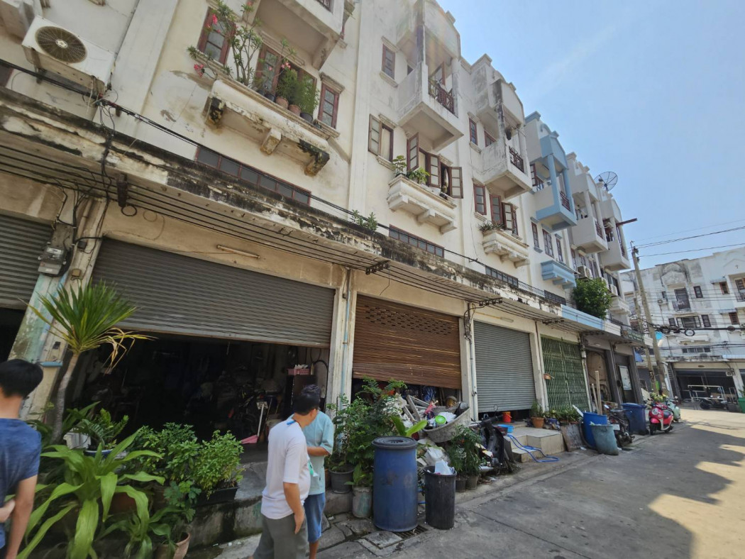 ขายอาคารพาณิชย์วิภาวดี ดอนเมือง หลักสี่ : ขาย อาคารพาณิชย์ถูกสุด 3 ชั้นครึ่ง มีชั้นลอย 224 ตรม. 16 ตร.วา