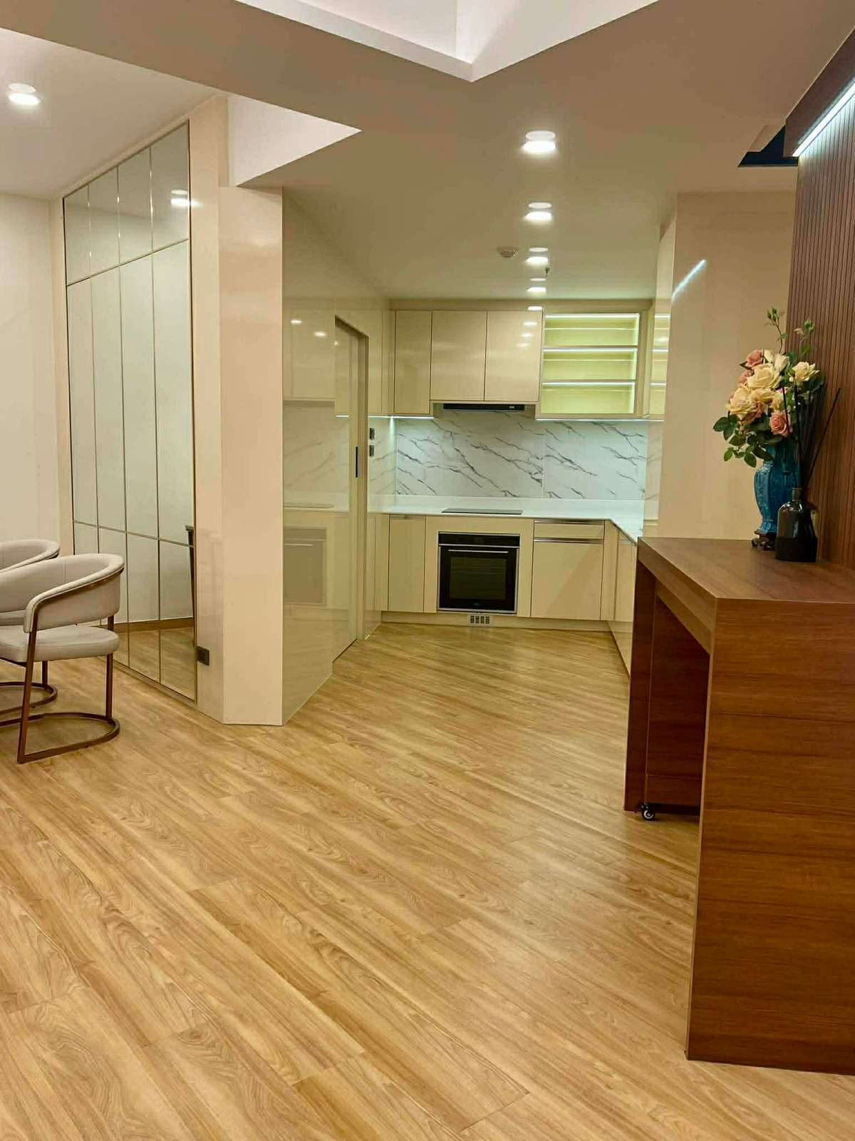 ให้เช่าคอนโดวิทยุ ชิดลม หลังสวน : ให้เช่า Witthayu Complex ราคา 75,000 บาท [NCr260153]