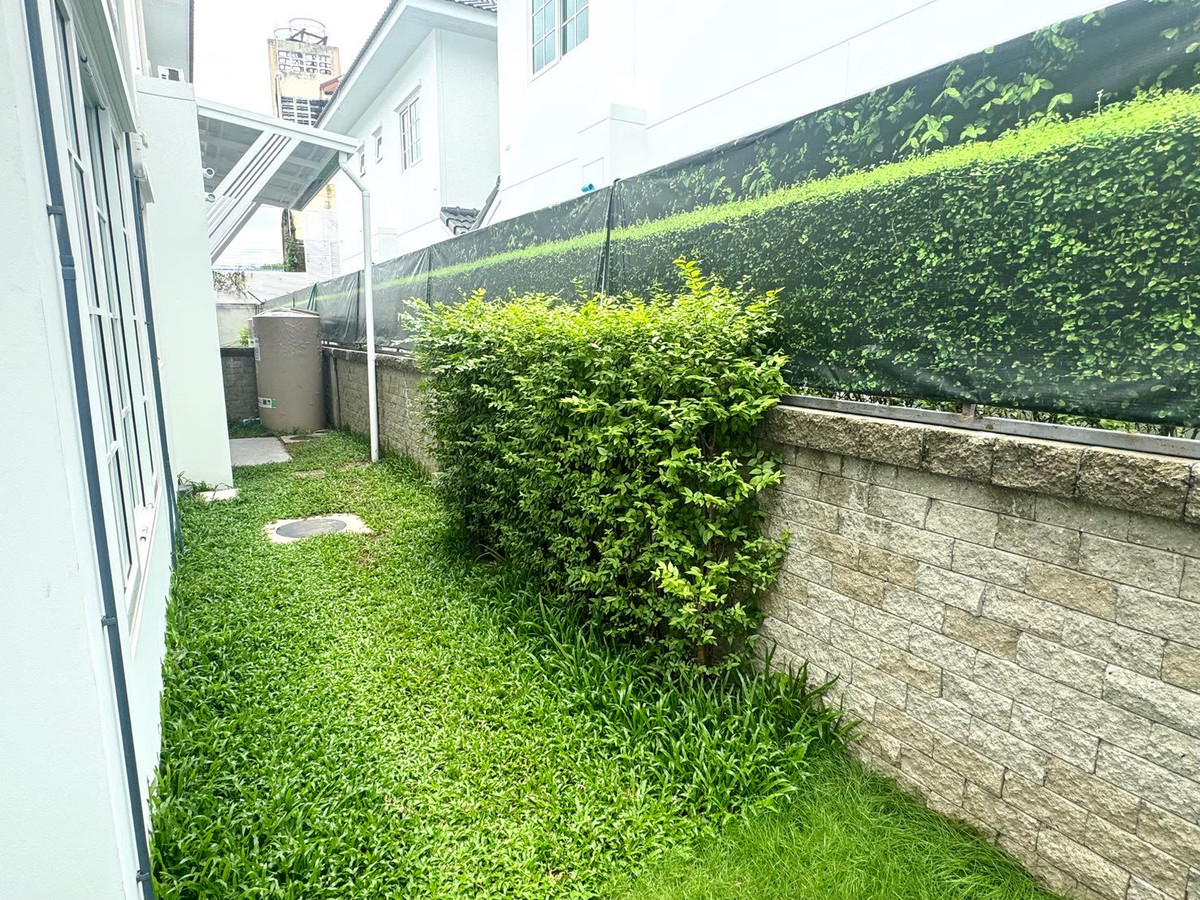 For RentHouseSamut Prakan,Samrong : K-6721 For rent! Semi-detached house Golden Neo Sukhumvit Lasalle, ready to move in, near BTS and international school.