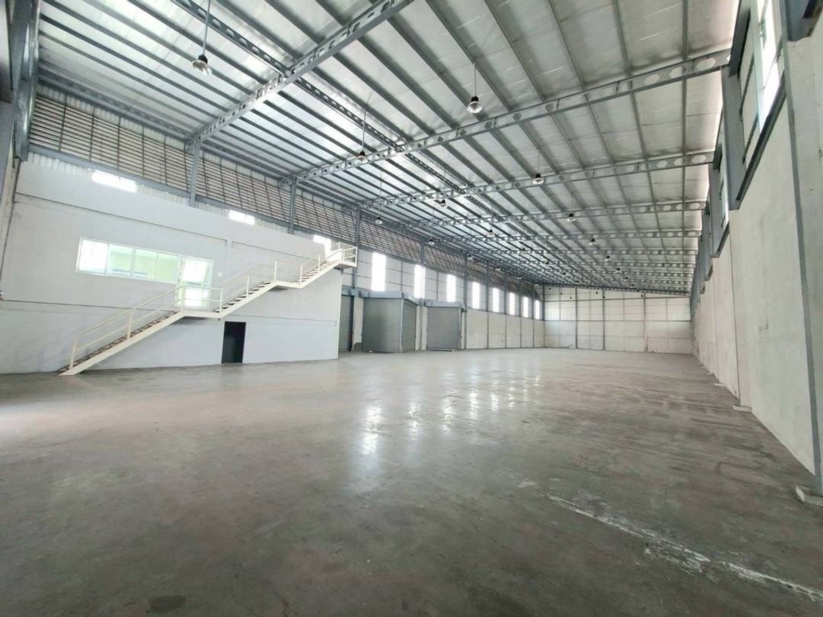 For RentWarehouseBangna, Bearing, Lasalle : Warehouse for rent, Bangna Trad KM.18, Bang Phli, Samut Prakan, near industrial estates, Suvarnabhumi Airport, Lat Krabang and Chonburi Expressway.