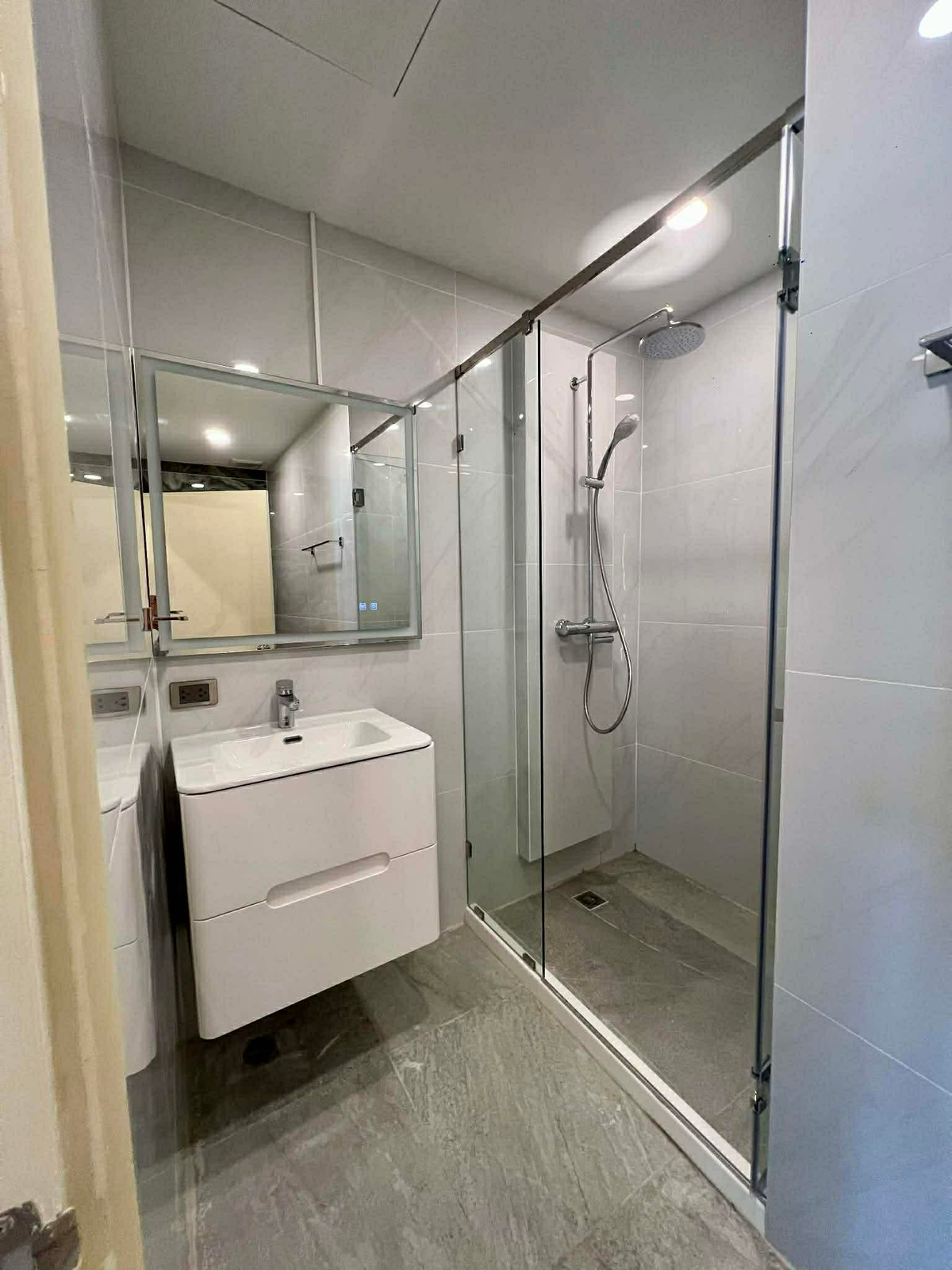 ให้เช่าคอนโดวิทยุ ชิดลม หลังสวน : ให้เช่า Witthayu Complex ราคา 75,000 บาท [NCr260153]