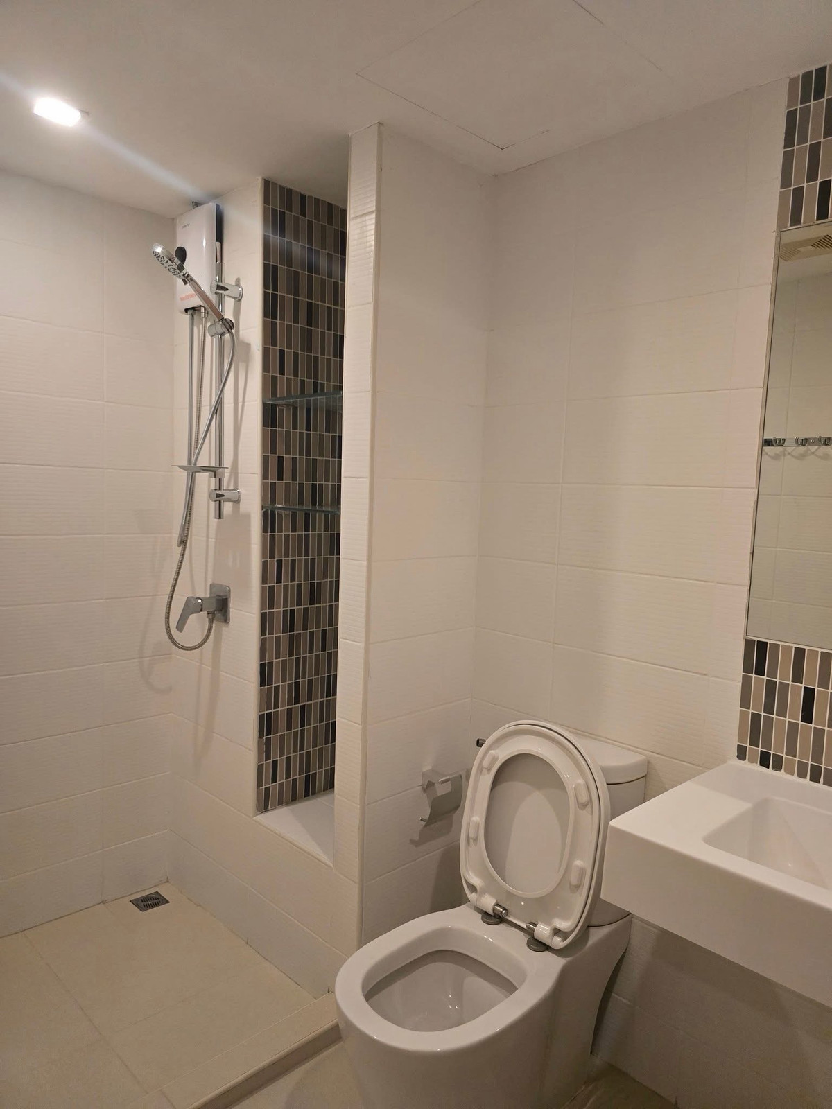 For SaleCondoBangna, Bearing, Lasalle : Beyond Sukhumvit / 1 Bedroom (SALE WITH TENENT), Beyond Sukhumvit / 1 Bedroom (Sale with Tenant) BB006