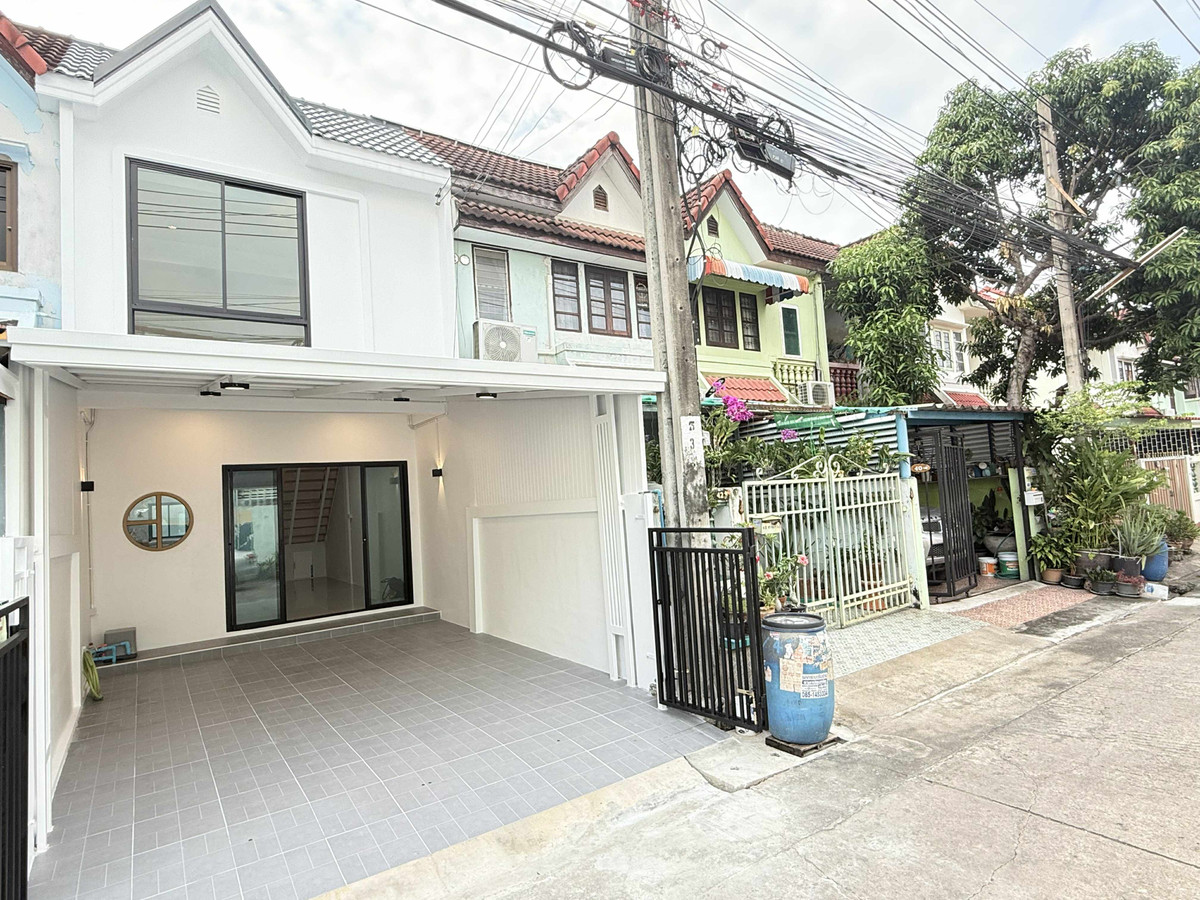 ขายทาวน์โฮมบางแค เพชรเกษม : ขายทาวน์เฮาส์ หมู่บ้านจรัญ 4 วิลล่า บางแวก 53 ตกแต่งใหม่ทั้งหลัง ใกล้ MRT