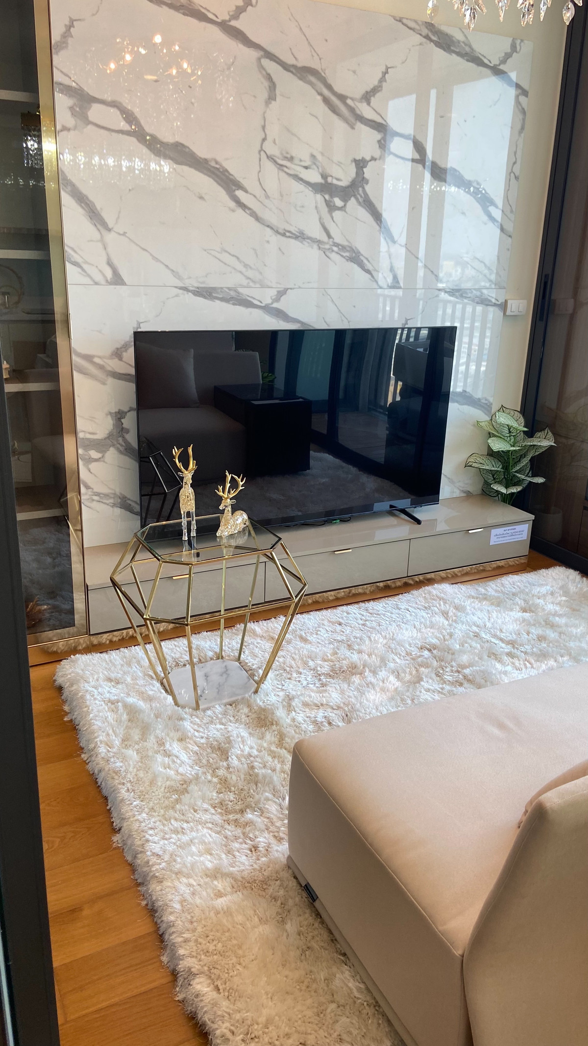 ขายคอนโด : ห้องสวย วิวสวย เฟอร์ครบ 4.19 ล ชั้นสูง