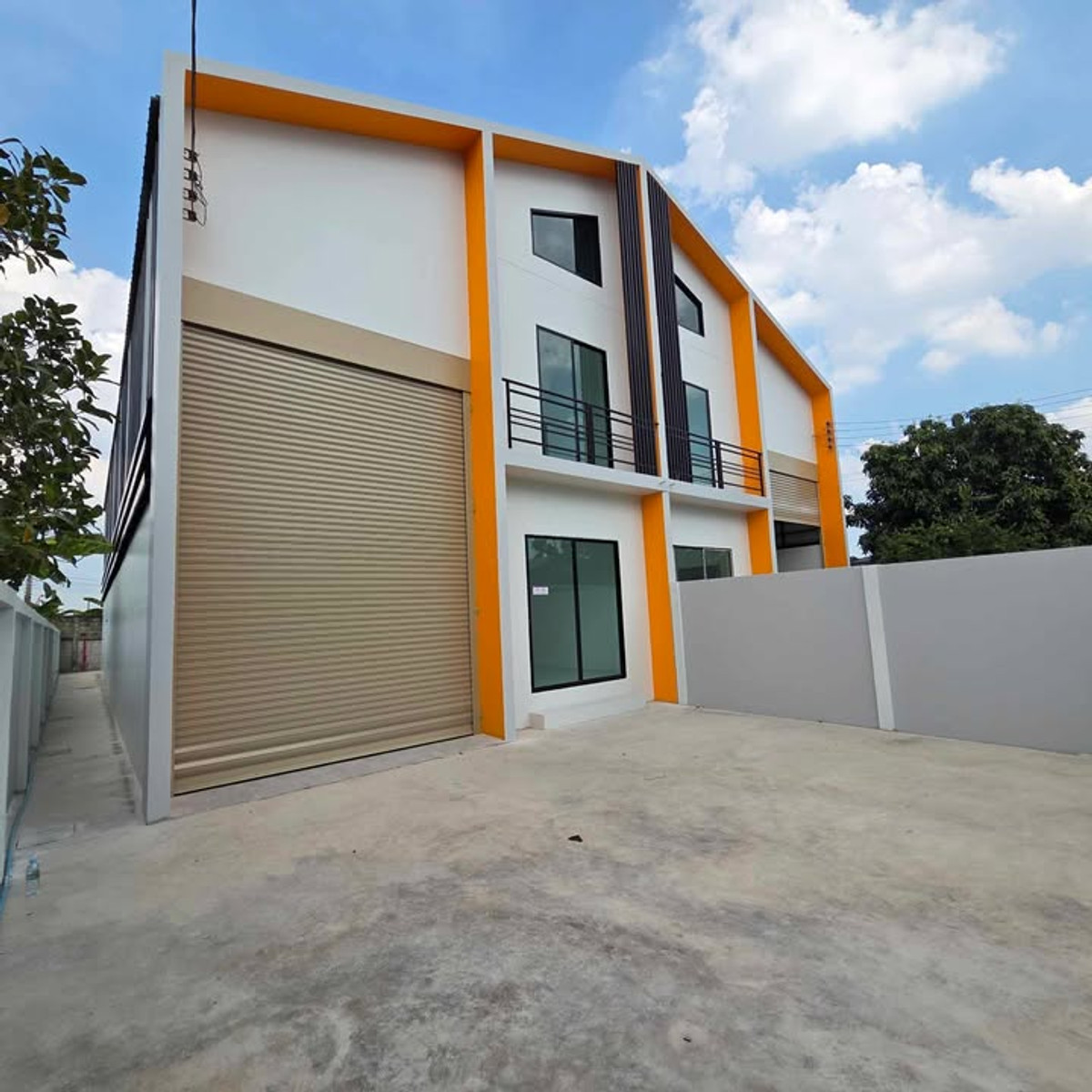 ขายโกดังปทุมธานี รังสิต ธรรมศาสตร์ : ไม่ต้องเช่า! โกดังรังสิต Home Office Warehouse ย่านคลอง3 ทำเลศักยภาพ เปลี่ยนเงินค่าเช่ารายเดือนให้เป็นสินทรัพย์ของคุณ! คุ้มค่ากว่านี้ไม่มีอีกแล้ว🏗️