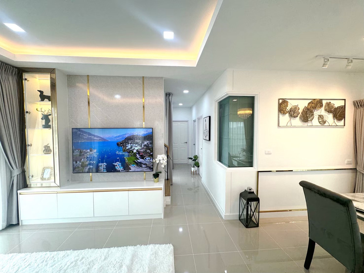 For RentHouseSamut Prakan,Samrong : K-6721 For rent! Semi-detached house Golden Neo Sukhumvit Lasalle, ready to move in, near BTS and international school.