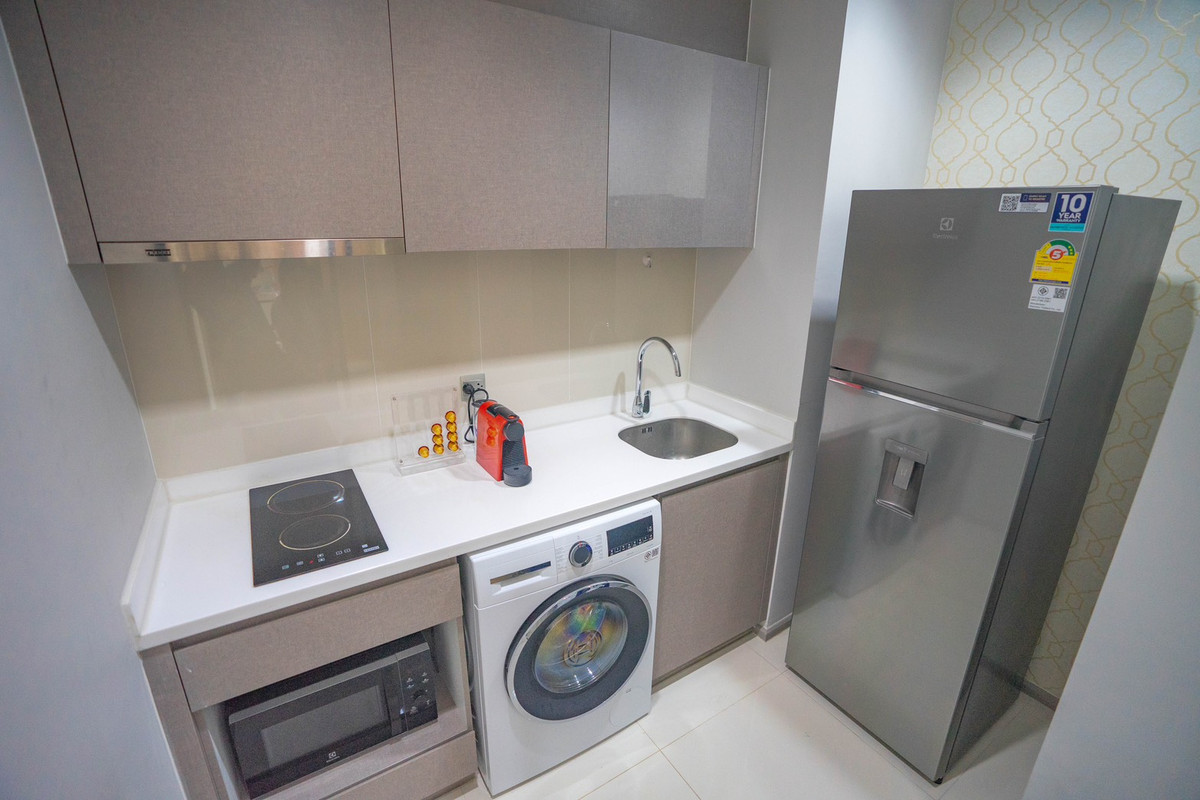 ให้เช่าคอนโดพระราม 9 เพชรบุรีตัดใหม่ RCA : ให้เช่า Life Asoke Rama 9  ราคา 24,000 บาท [MKr260114]