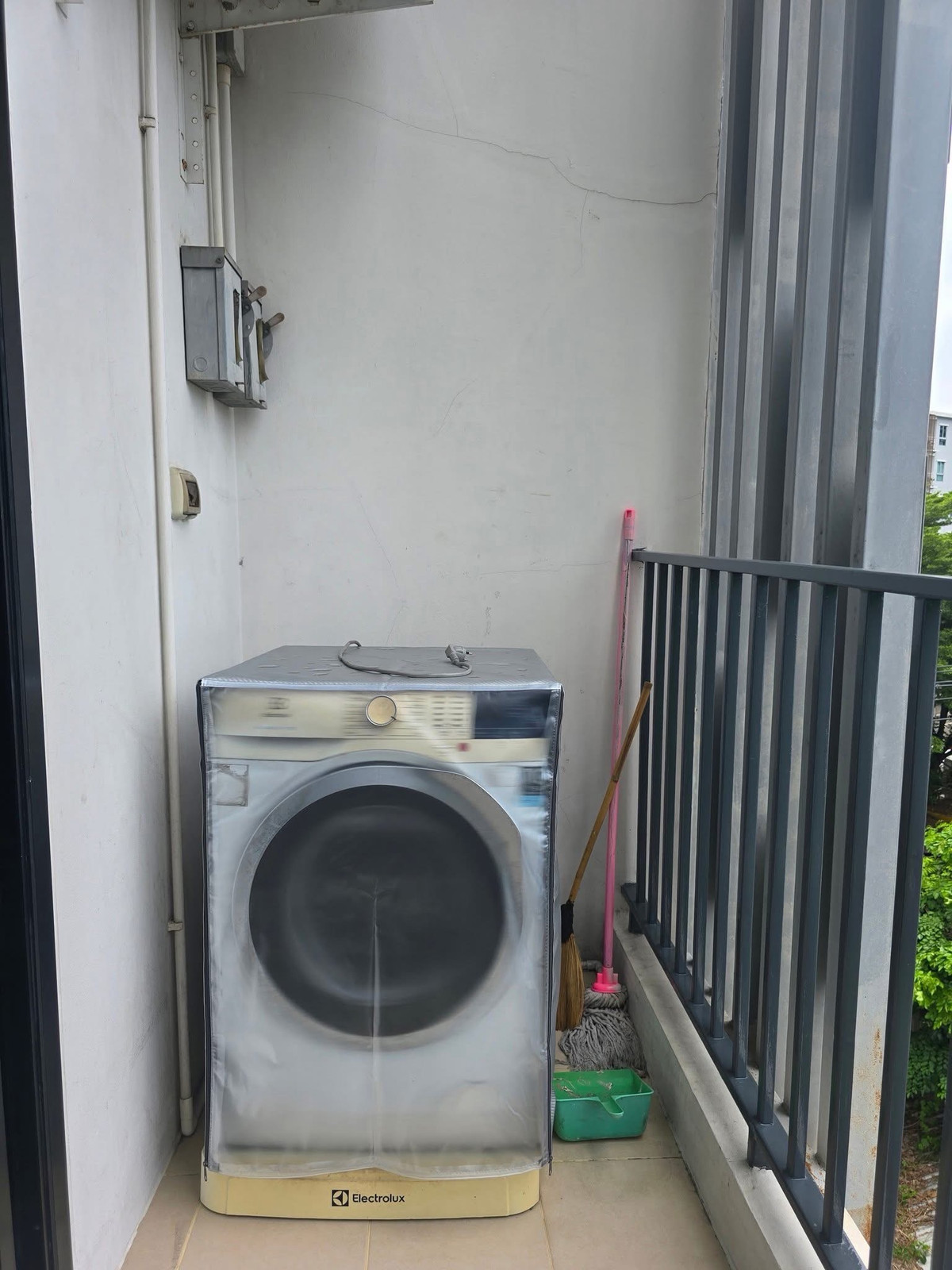 For SaleCondoBangna, Bearing, Lasalle : Beyond Sukhumvit / 1 Bedroom (SALE WITH TENENT), Beyond Sukhumvit / 1 Bedroom (Sale with Tenant) BB006