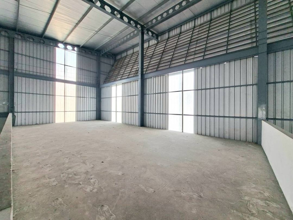 For RentWarehouseBangna, Bearing, Lasalle : Warehouse for rent, Bangna Trad KM.18, Bang Phli, Samut Prakan, near industrial estates, Suvarnabhumi Airport, Lat Krabang and Chonburi Expressway.