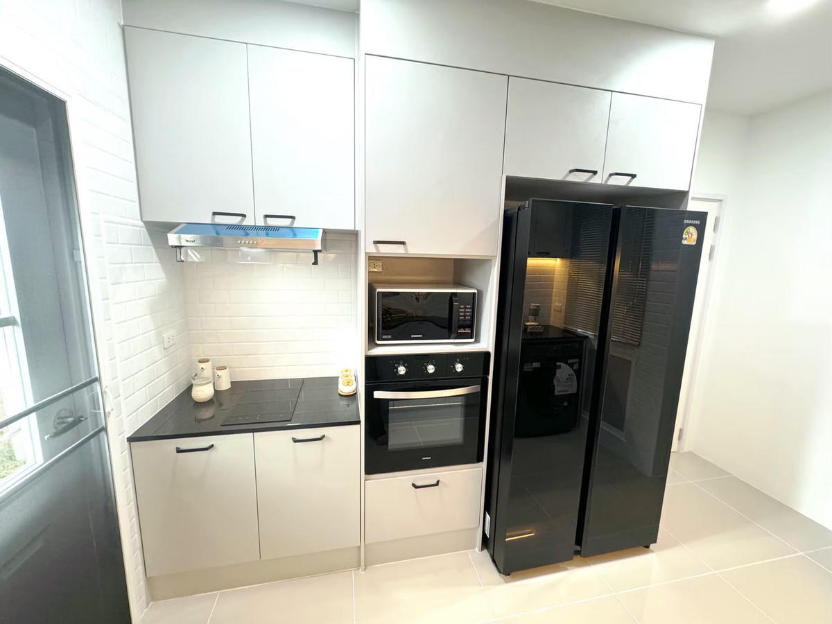 For RentHouseSamut Prakan,Samrong : K-6721 For rent! Semi-detached house Golden Neo Sukhumvit Lasalle, ready to move in, near BTS and international school.