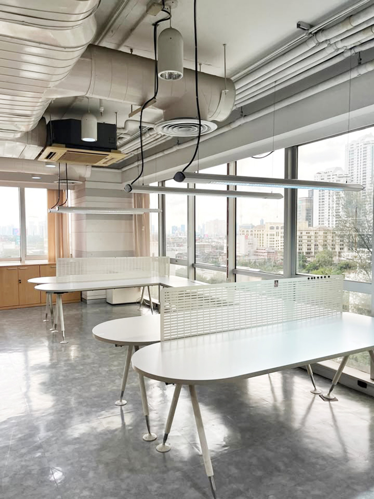 ให้เช่าสำนักงานสุขุมวิท อโศก ทองหล่อ : ให้เช่า ออฟฟิศพร้อมพงษ์ ห้องมุม ใจกลางสุขุมวิท BTS พร้อมพงษ์