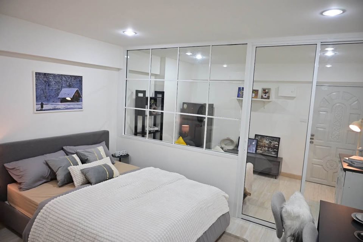 For SaleCondoLadprao, Central Ladprao : Condo for sale Thanyakarn Condominium Complete with furniture & electrical appliances, near MRT Ratchada (S5312)