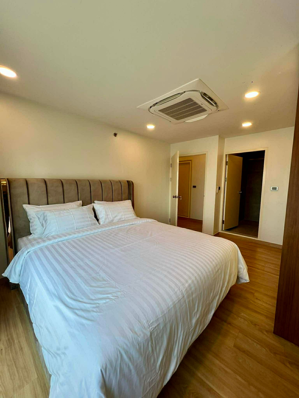 ให้เช่าคอนโดวิทยุ ชิดลม หลังสวน : ให้เช่า Witthayu Complex ราคา 75,000 บาท [NCr260153]