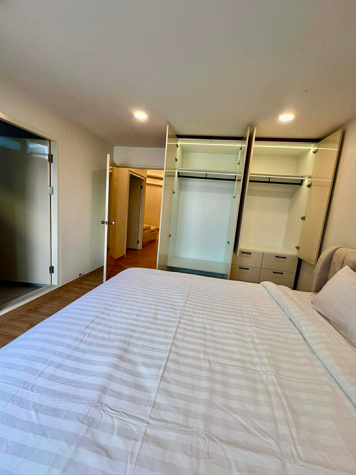 ให้เช่าคอนโดวิทยุ ชิดลม หลังสวน : ให้เช่า Witthayu Complex ราคา 75,000 บาท [NCr260153]