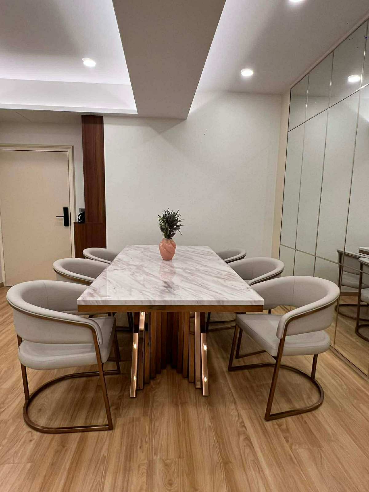 ให้เช่าคอนโดวิทยุ ชิดลม หลังสวน : ให้เช่า Witthayu Complex ราคา 75,000 บาท [NCr260153]