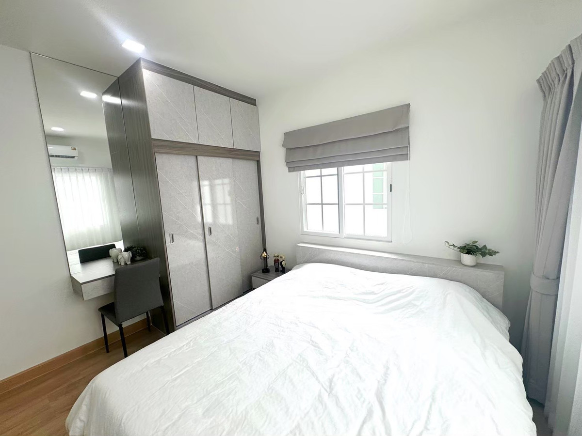 For RentHouseSamut Prakan,Samrong : K-6721 For rent! Semi-detached house Golden Neo Sukhumvit Lasalle, ready to move in, near BTS and international school.