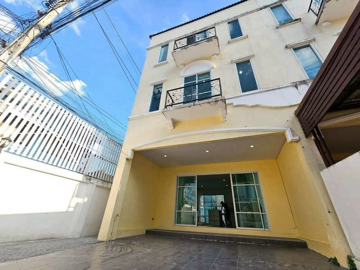 For SaleTownhomeEakachai, Bang Bon : ME2500634 ⏰ One chance, 3-story townhome, The Beato, Ekkachai-Kanlapaphruek​ This price is not repeated in the Ekkachai-Kanlapaphruek area.