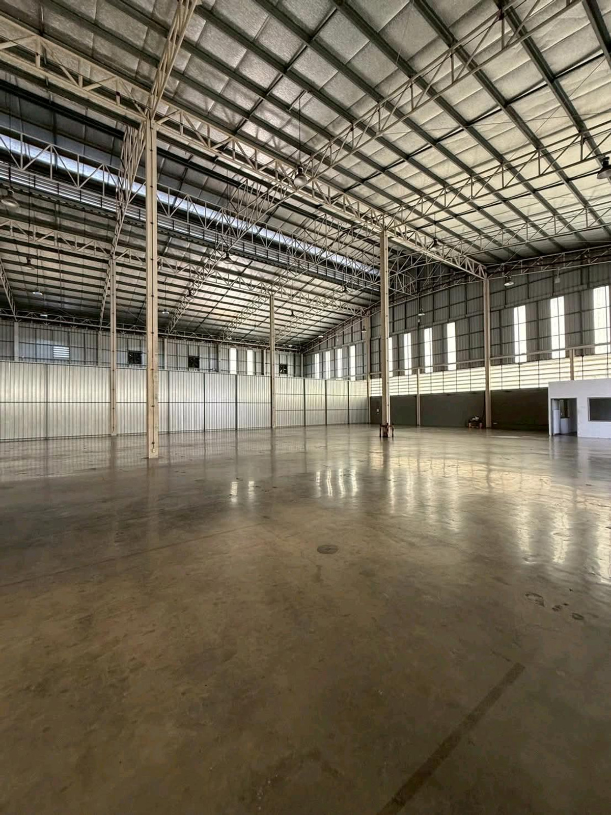 For RentWarehouseBang Sue, Wong Sawang, Tao Pun : Large warehouse for rent 1,200 sq m | Prachachuen–Bang Sue 🚨