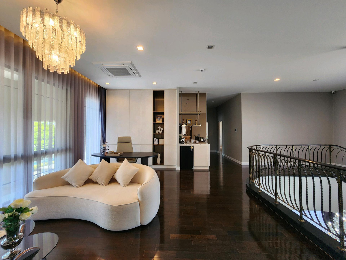 บ้านลาดกระบัง สุวรรณภูมิ : ขาย / เช่า แกรนด์ บางกอก บูเลอวาร์ด กรุงเทพกรีฑา ❤️วิวสวน ❤️ขนาดบ้านใหญ่สุด