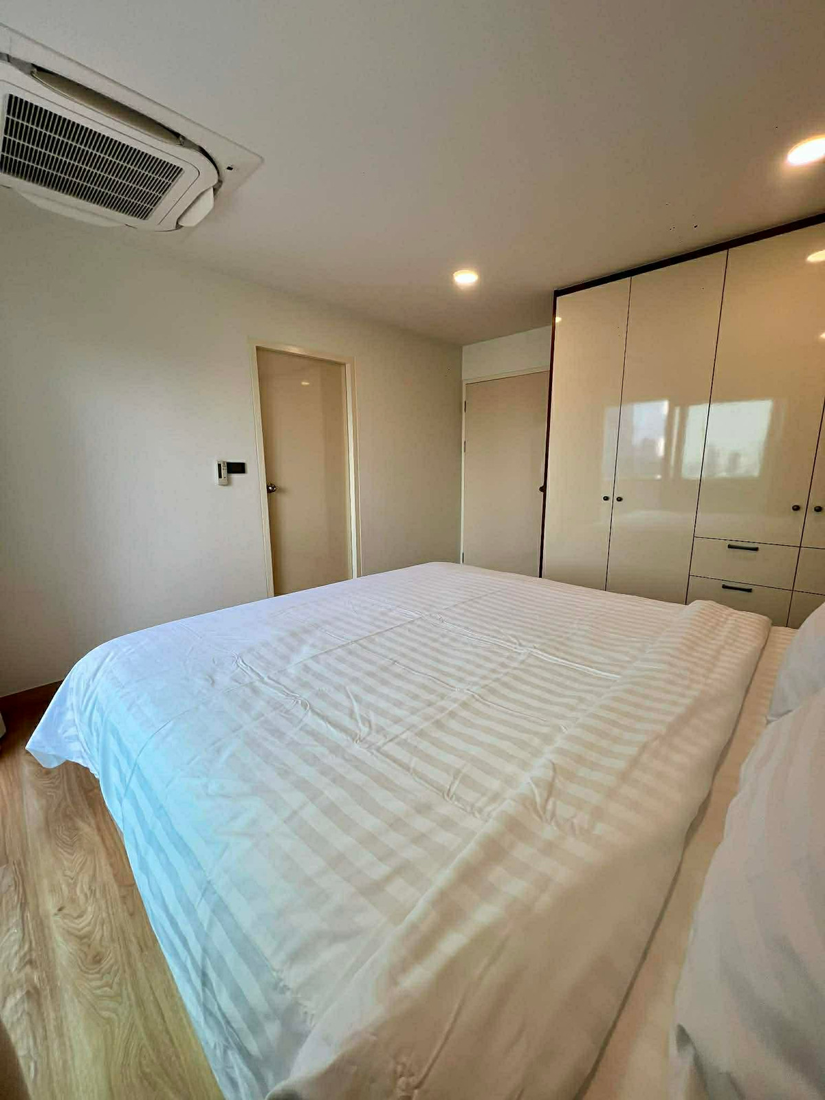 ให้เช่าคอนโดวิทยุ ชิดลม หลังสวน : ให้เช่า Witthayu Complex ราคา 75,000 บาท [NCr260153]