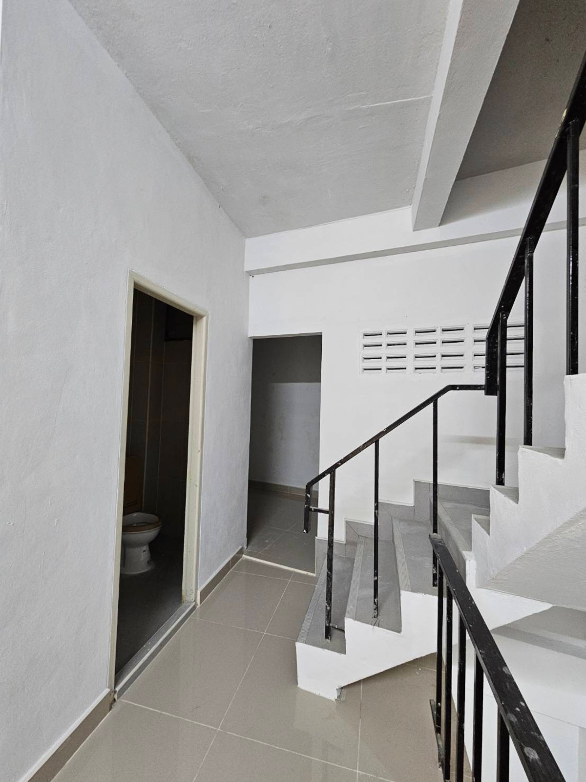 For RentShop HouseSathorn, Narathiwat : Newly Renovated 5 Storey Townhouse in Chareonrat 5, 15 min from Sathon